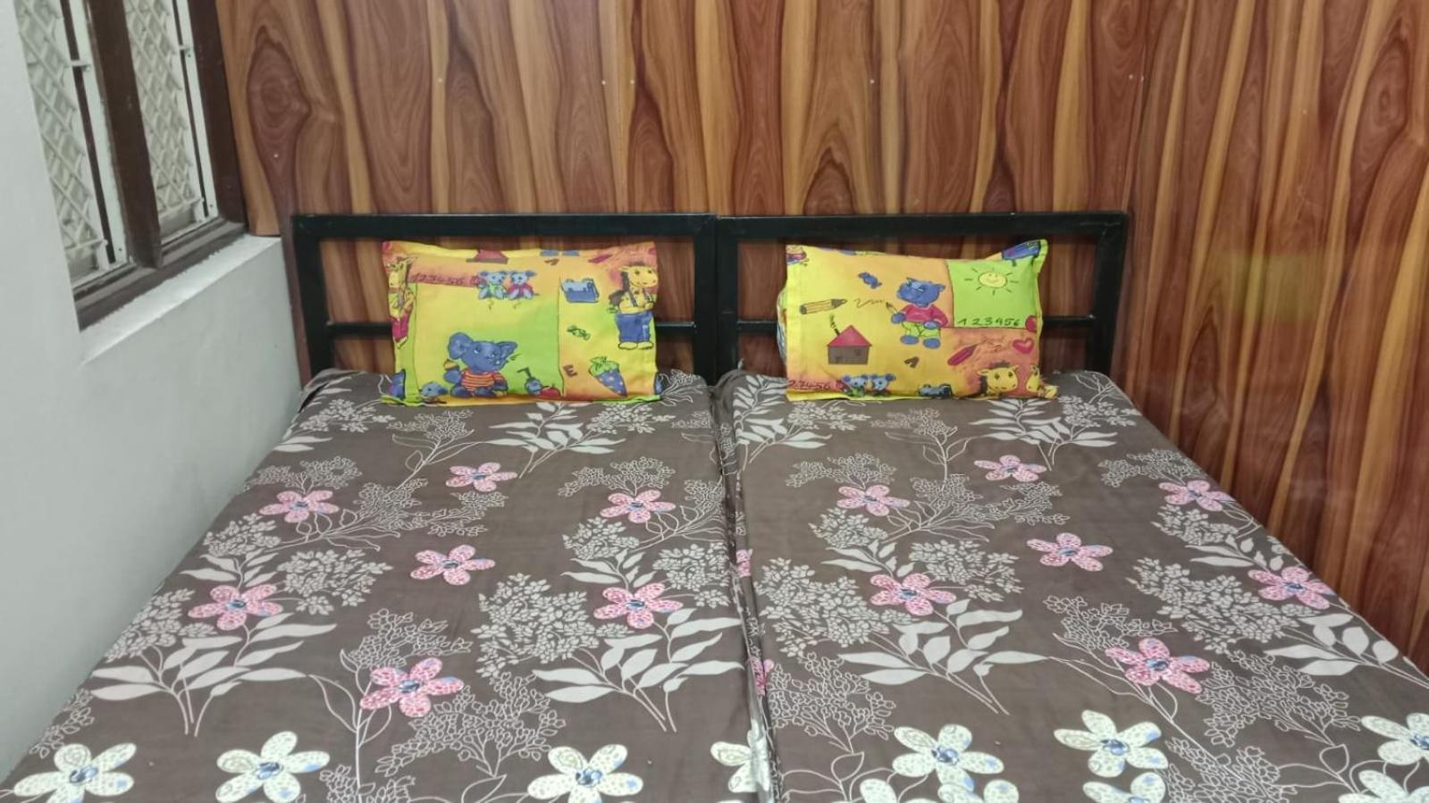 Shivanjali Bhakt Niwas Ujjain Eksteriør billede